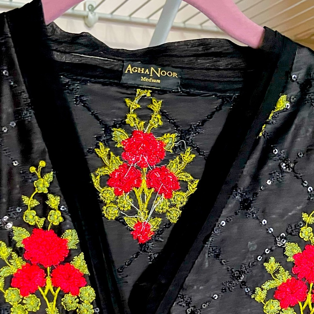 Kurta/shirt Black sequins, flower embroidery